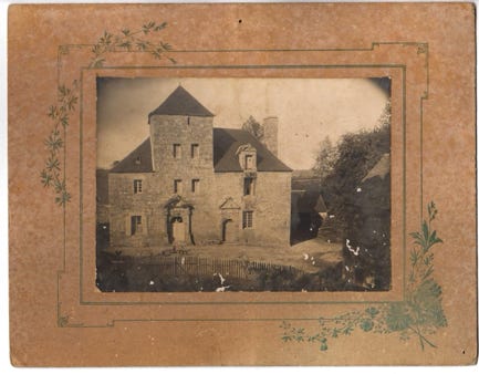 ancienne photo du Manoir de Goz Froment d'Yvonne Kerdudo (archives du manoir)