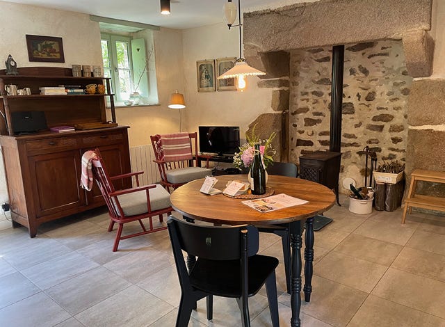 Vue espace jour dans le gîte pour deux 